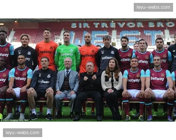 英超2026年3月“足球遗产”计划:资助20所基层俱乐部青训学院翻新